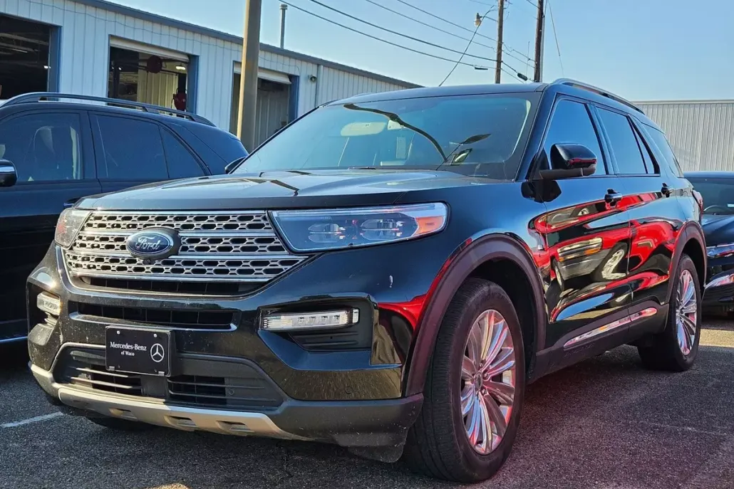 2022 Ford Explorer Limited photo 1