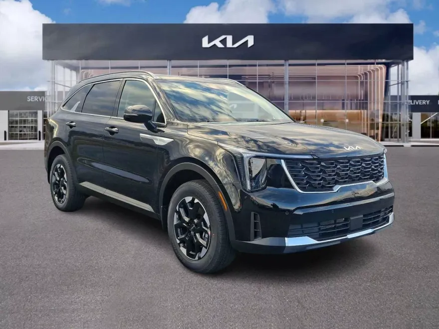 2025 Kia Sorento S photo 1