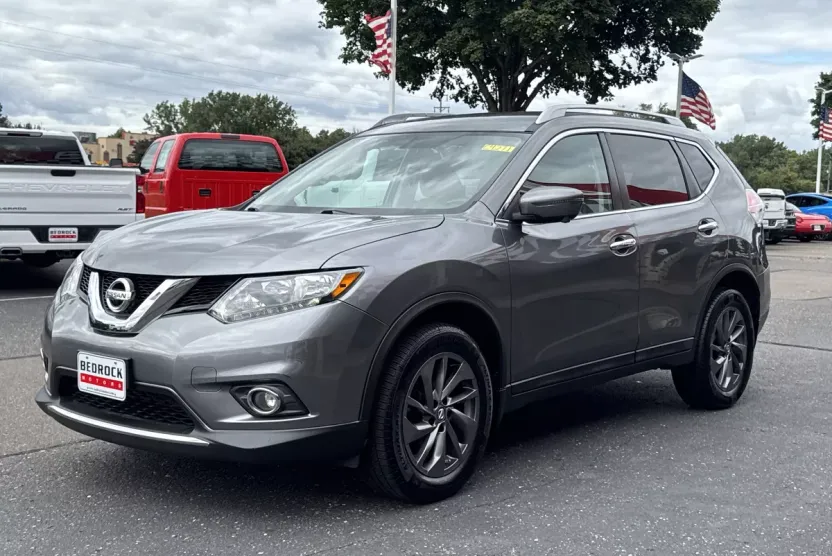 2016 Nissan Rogue SL photo 1