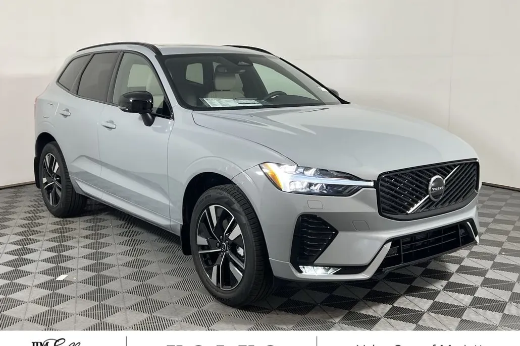 2026 Volvo XC60 B5 Core photo 1