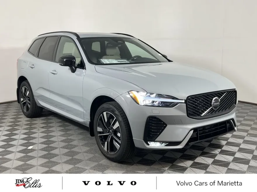 2026 Volvo XC60 B5 Core photo 1
