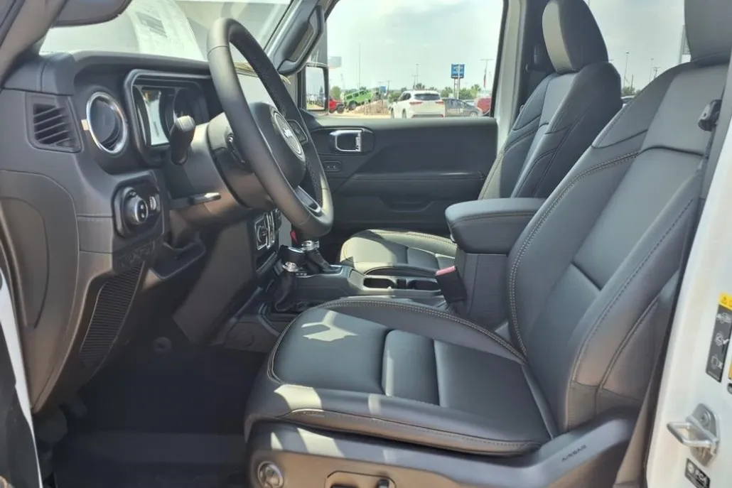 2025 Jeep Gladiator Sport photo 1