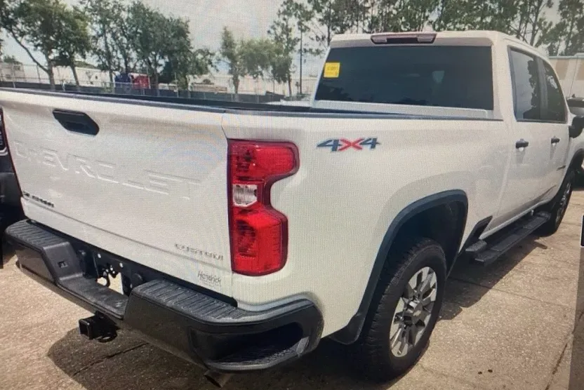 2025 Chevrolet Silverado 2500HD Custom photo 1