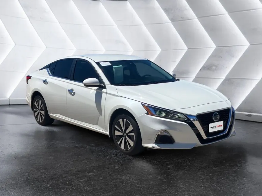 2022 Nissan Altima 2.5 SV photo 1