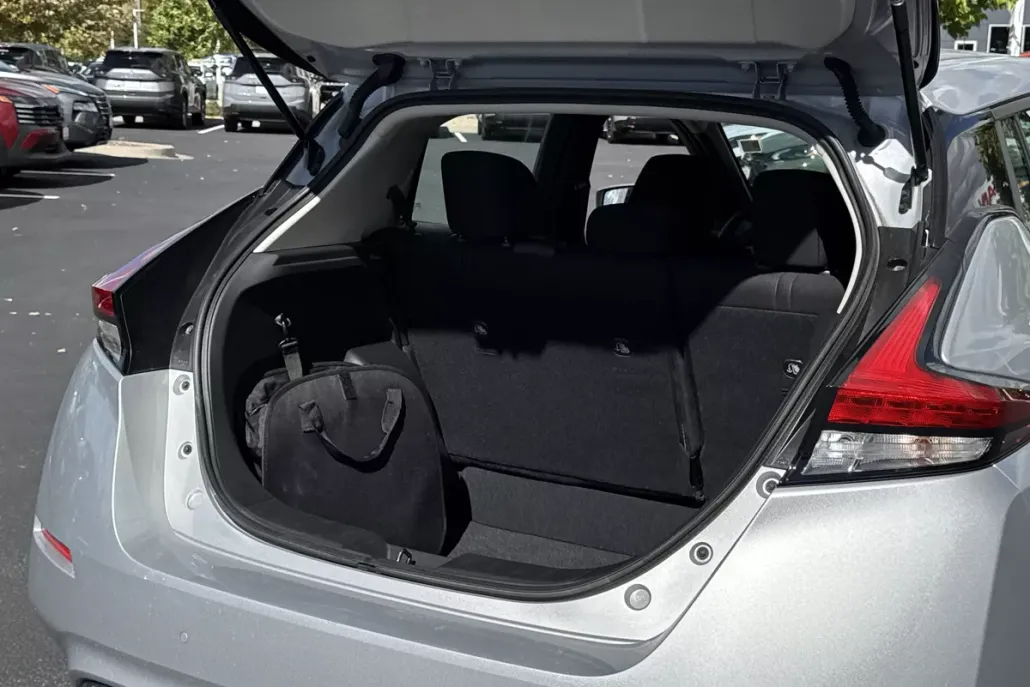 2025 Nissan Leaf S photo 1