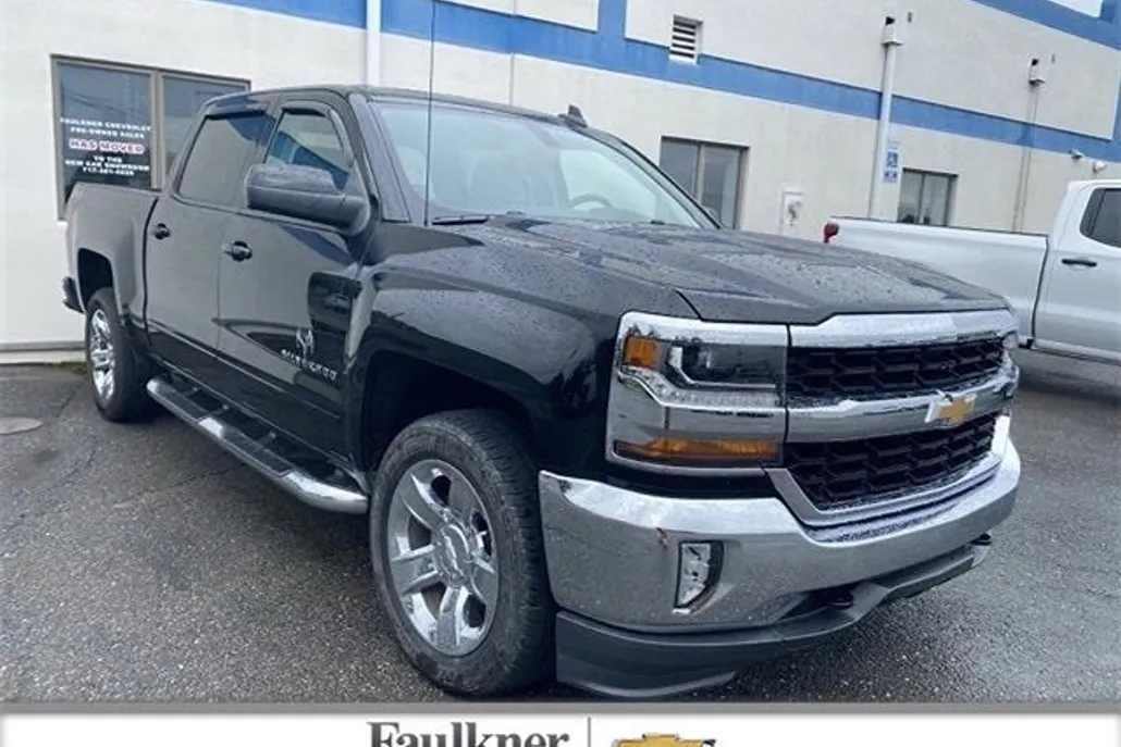 2018 Chevrolet Silverado 1500 LT photo 1