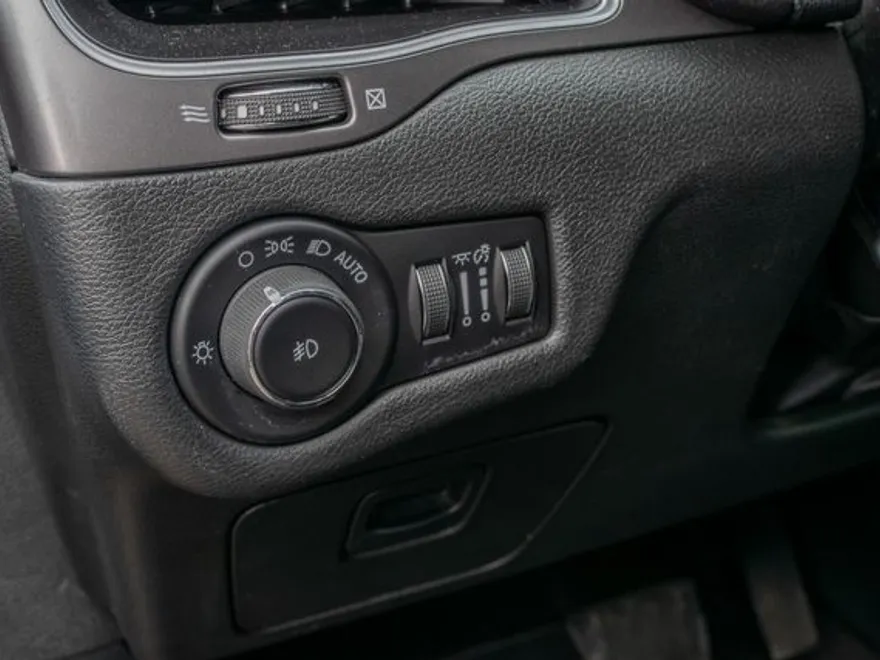 2019 Jeep Cherokee Latitude photo 14