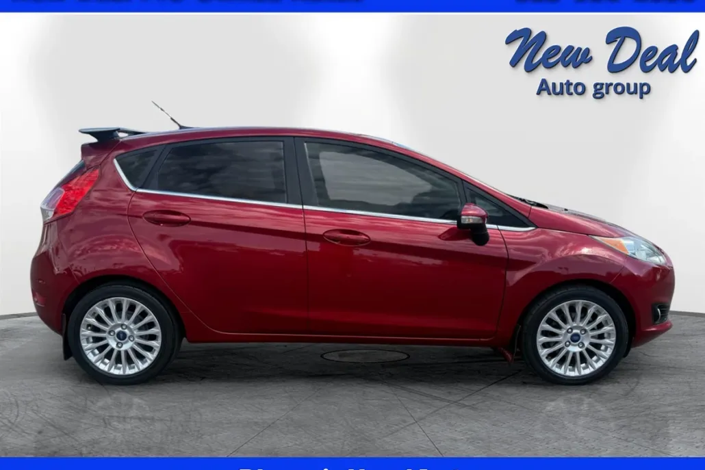 2014 Ford Fiesta Titanium photo 1