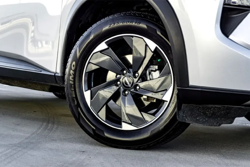 2024 Nissan Rogue SV photo 1