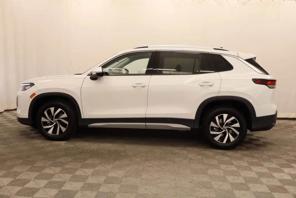 2025 Volkswagen Tiguan S photo 1