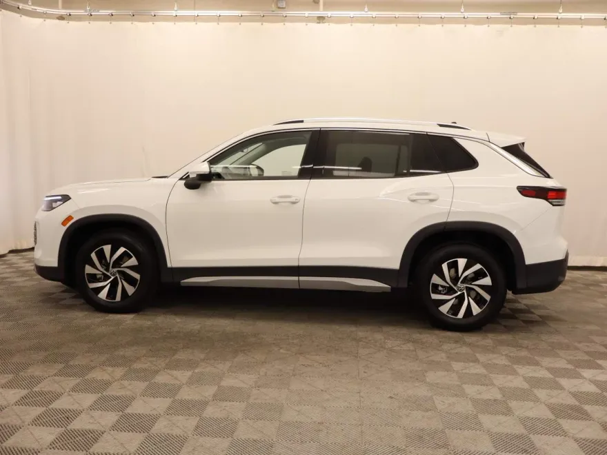 2025 Volkswagen Tiguan S photo 1