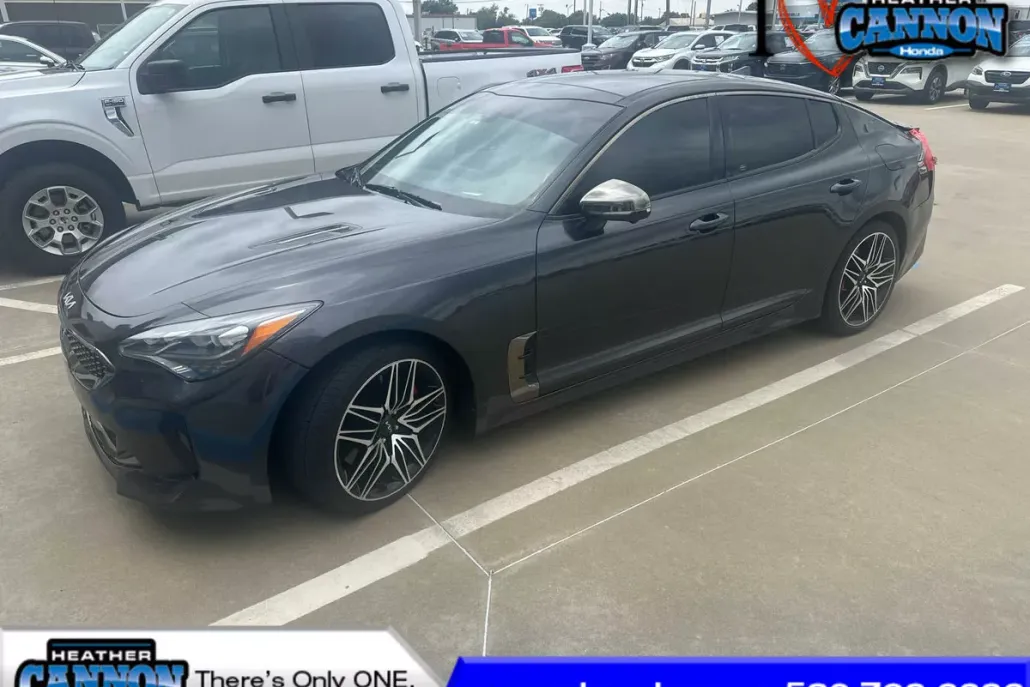 2023 Kia Stinger GT2 photo 1
