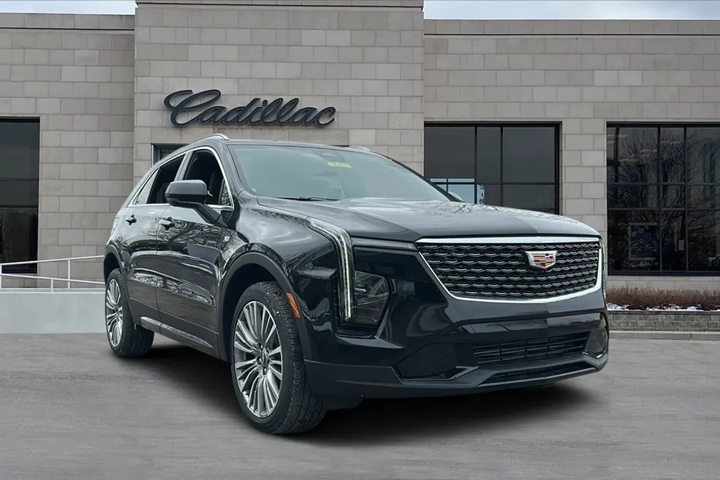 2025 Cadillac XT4 Premium Luxury photo 1