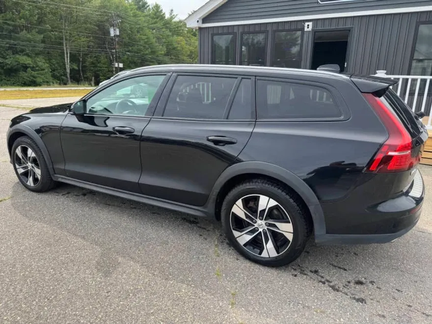 2020 Volvo V60 Cross Country T5 photo 1