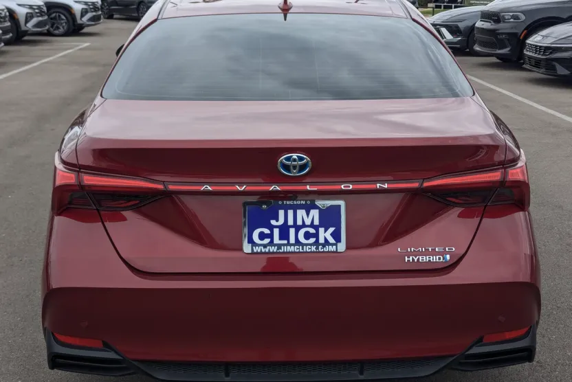 2020 Toyota Avalon Hybrid Limited photo 1