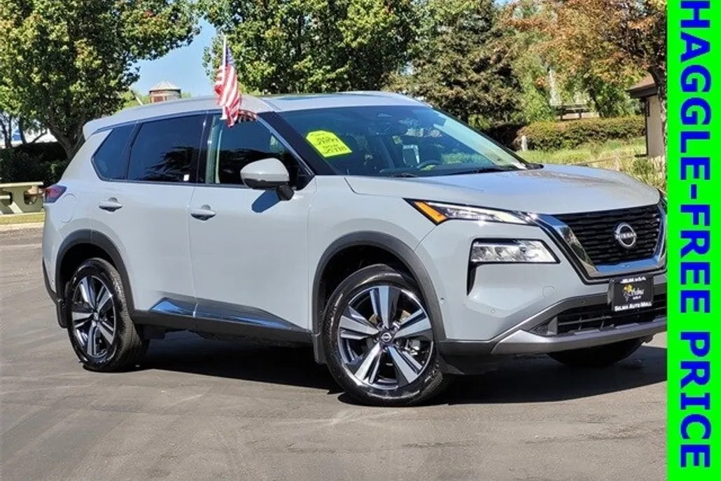 2022 Nissan Rogue SL photo 1