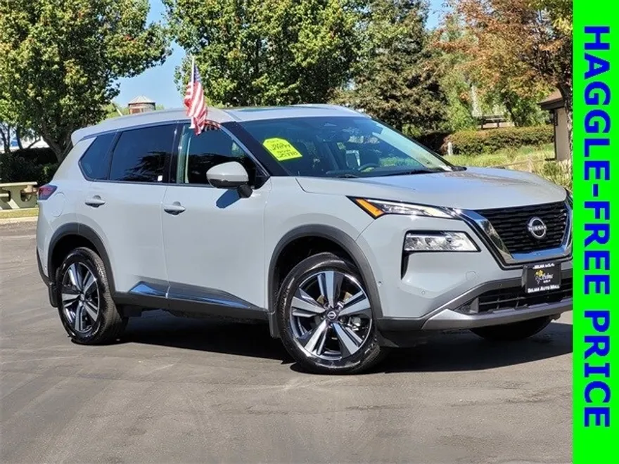 2022 Nissan Rogue SL photo 1