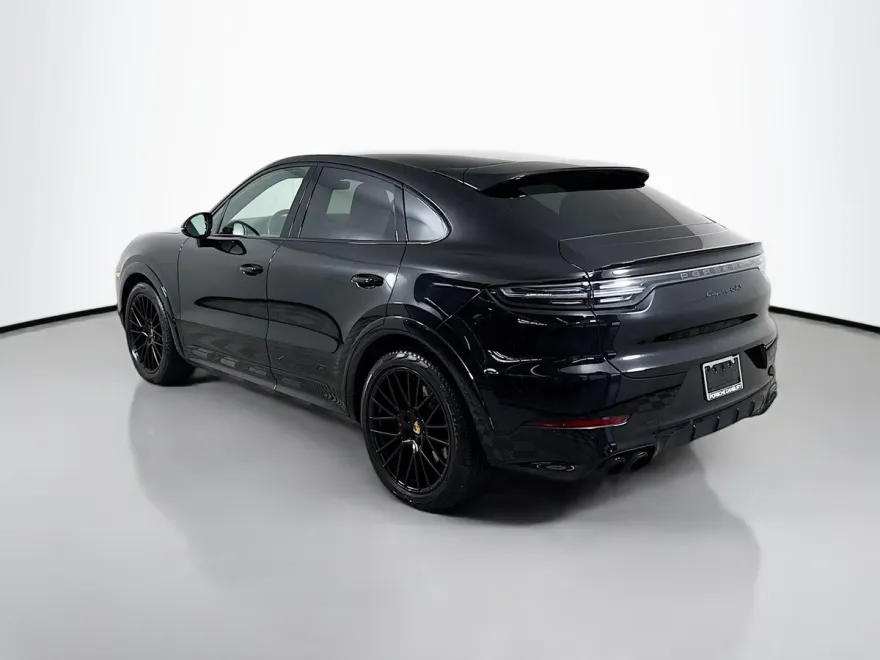 2021 Porsche Cayenne Coupe GTS photo 1