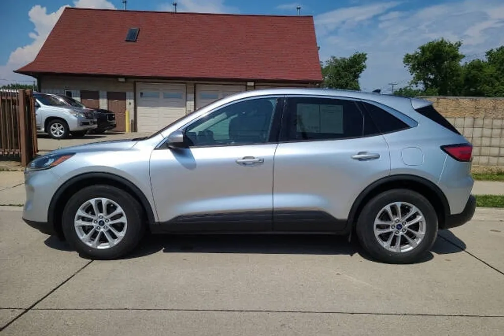 2020 Ford Escape SE photo 1