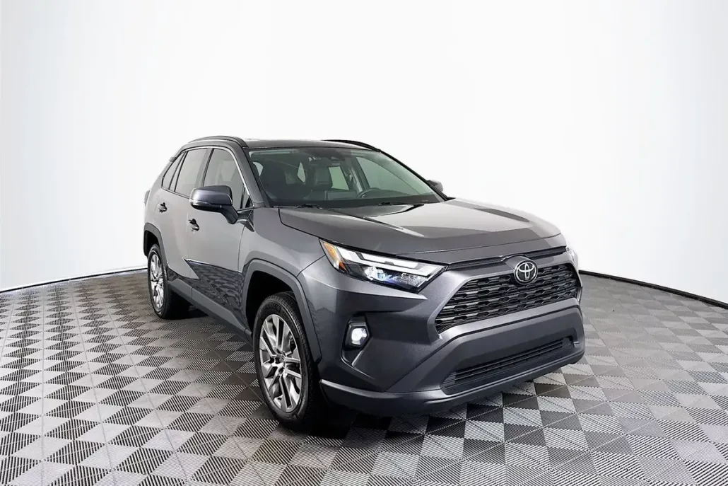 2024 Toyota RAV4 XLE Premium photo 1