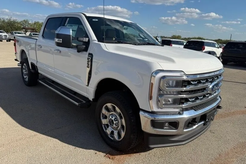 2026 Ford F-250 Lariat photo 1