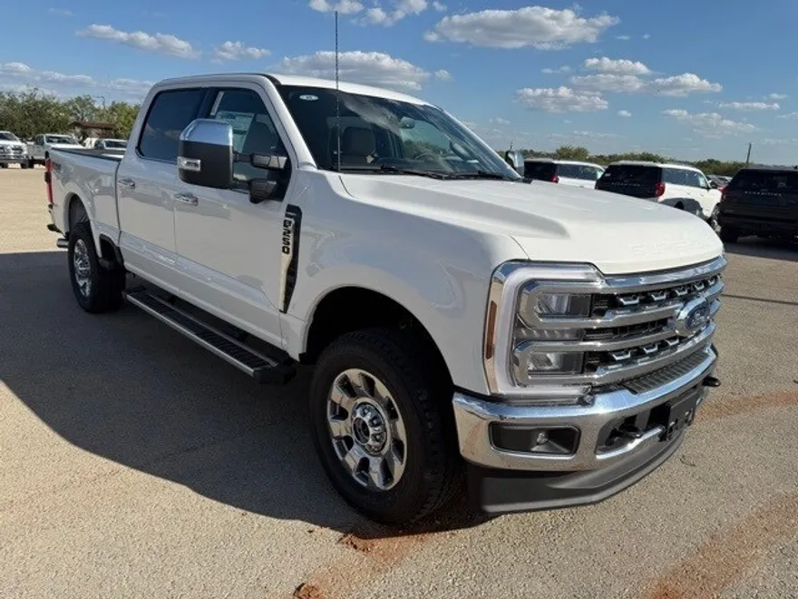2026 Ford F-250 Lariat photo 1