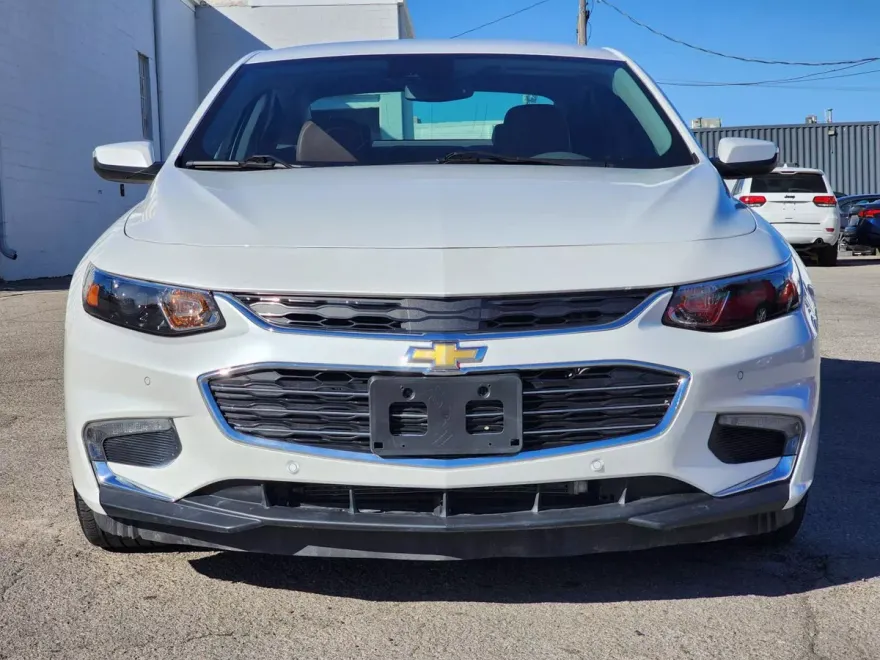 2017 Chevrolet Malibu Premier photo 1