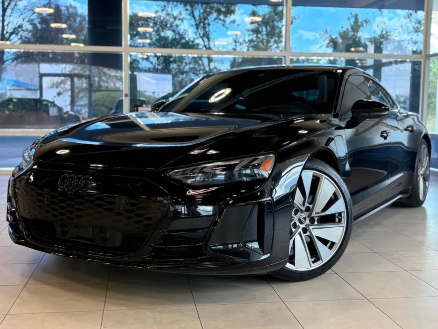 2022 Audi e-tron GT Prestige photo 1