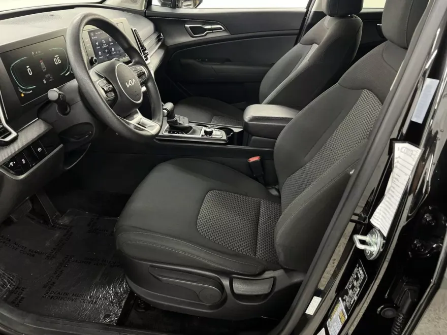 2023 Kia Sportage LX photo 1
