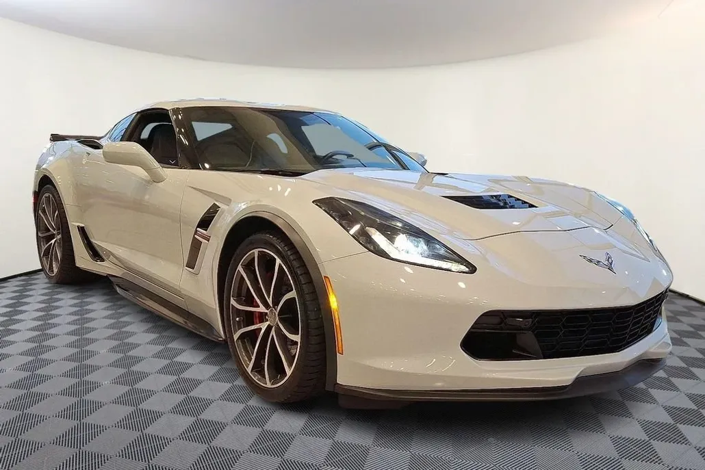 2018 Chevrolet Corvette Grand Sport 2LT photo 1