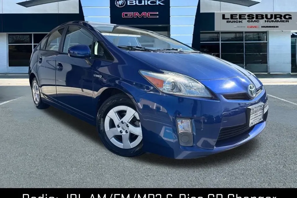 2011 Toyota Prius Three photo 1