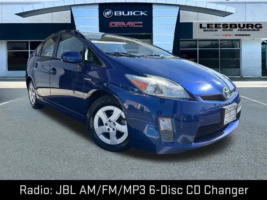 2011 Toyota Prius Three photo 1