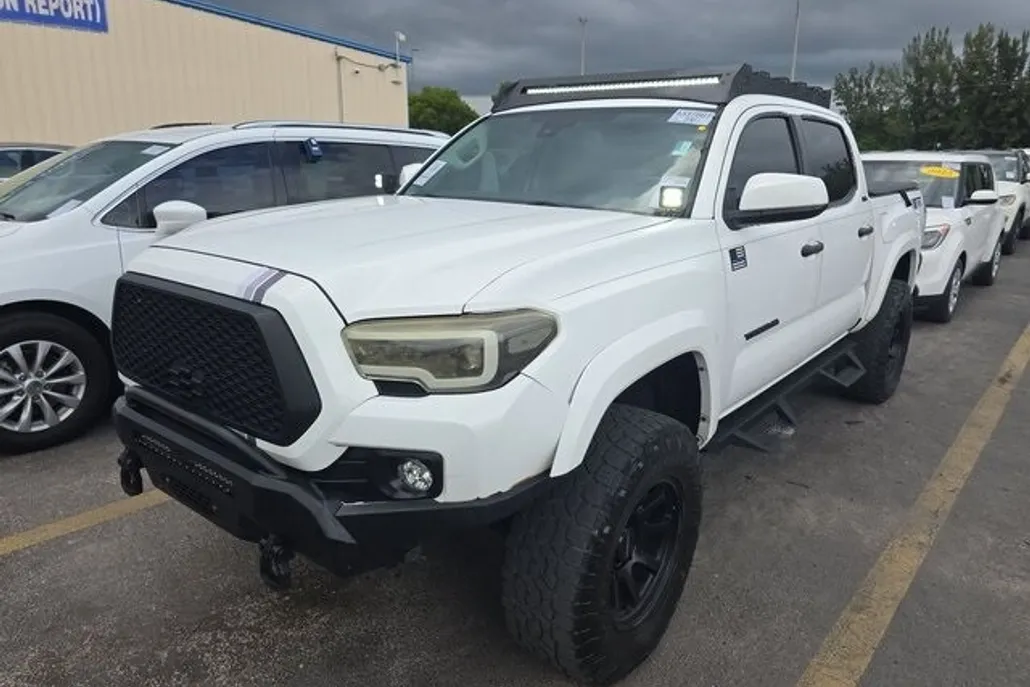 2019 Toyota Tacoma SR5 photo 1