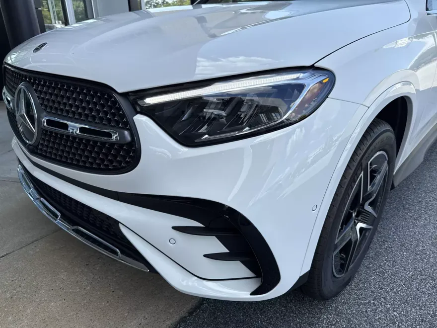 2026 Mercedes Benz GLC 300 4MATIC photo 1