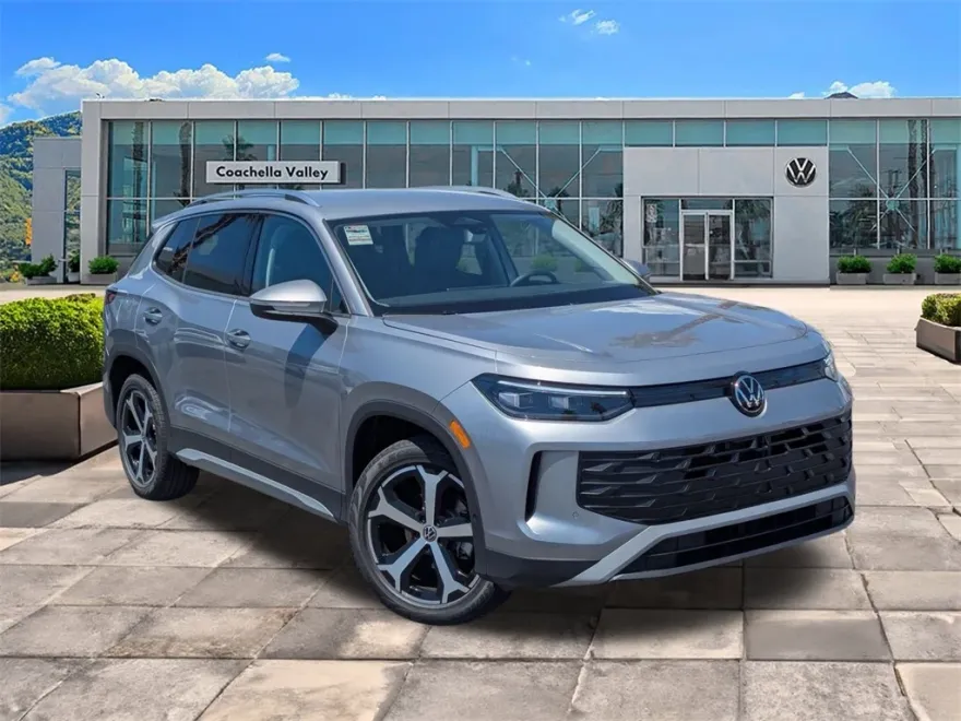 2025 Volkswagen Tiguan S photo 1