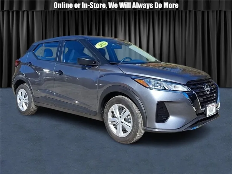 2025 Nissan Kicks Play S photo 1