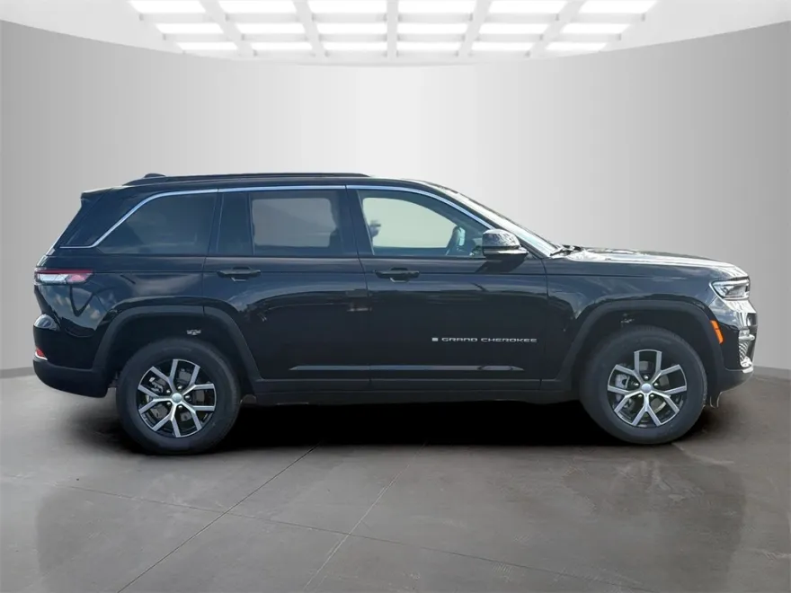 2025 Jeep Grand Cherokee Limited photo 1