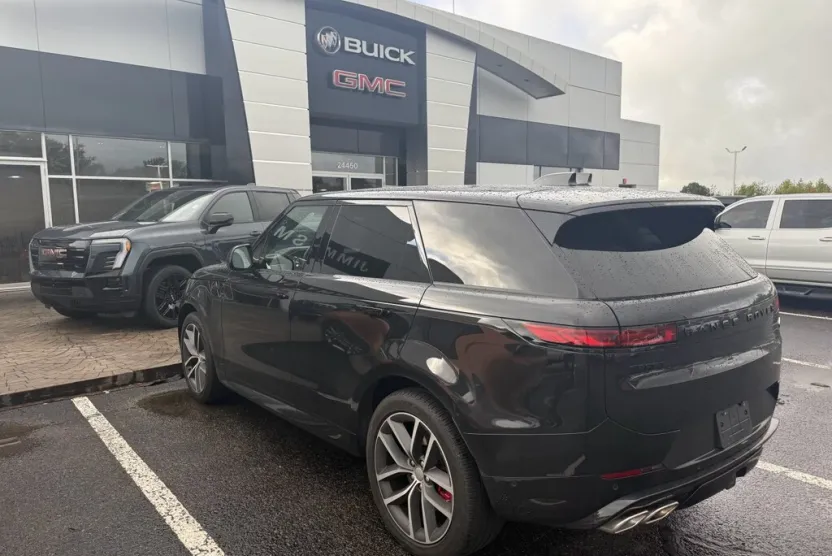 2023 Land Rover Range Rover Sport P530 First Edition photo 1