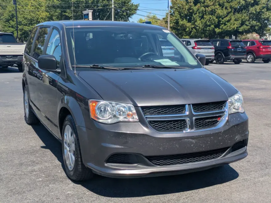 2018 Dodge Grand Caravan SE photo 1