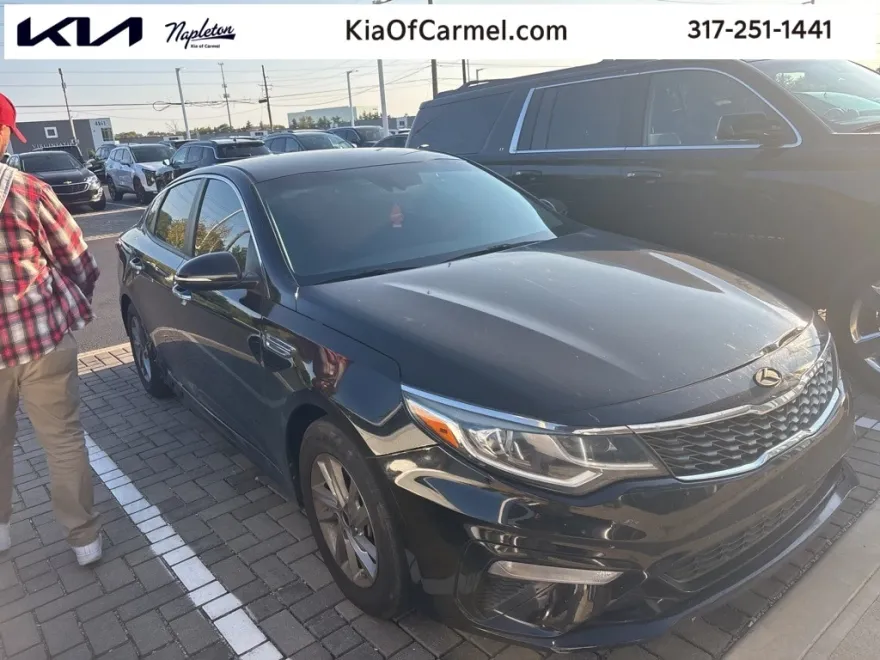 2019 Kia Optima LX photo 1