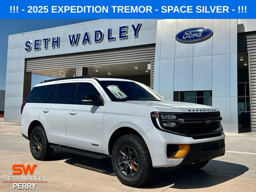 2025 Ford Expedition photo 1