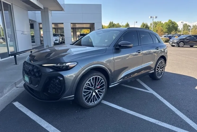 2025 Audi SQ5 Premium Plus photo 1