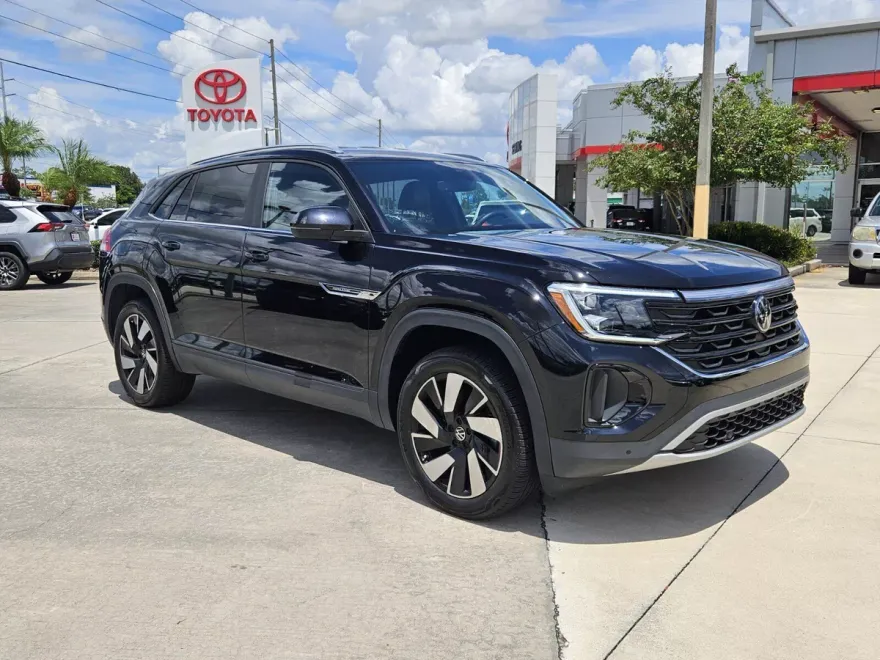 2024 Volkswagen Atlas Cross Sport SE Technology photo 1