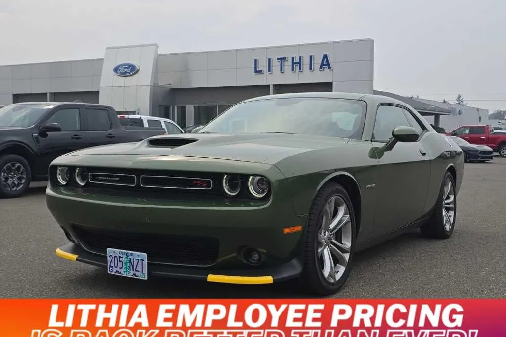 2022 Dodge Challenger R/T photo 1