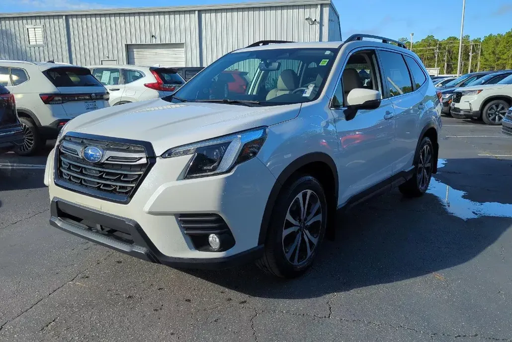2022 Subaru Forester Limited photo 1