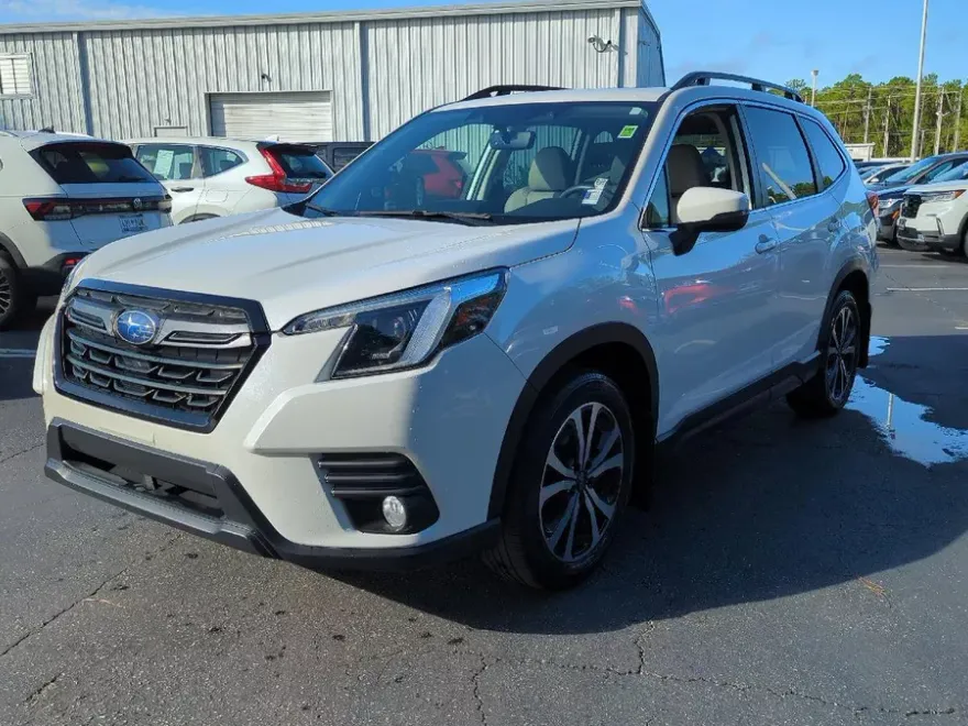 2022 Subaru Forester Limited photo 1