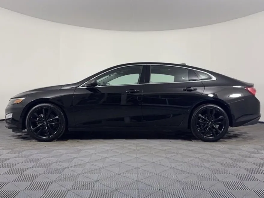2023 Chevrolet Malibu 1LT photo 1