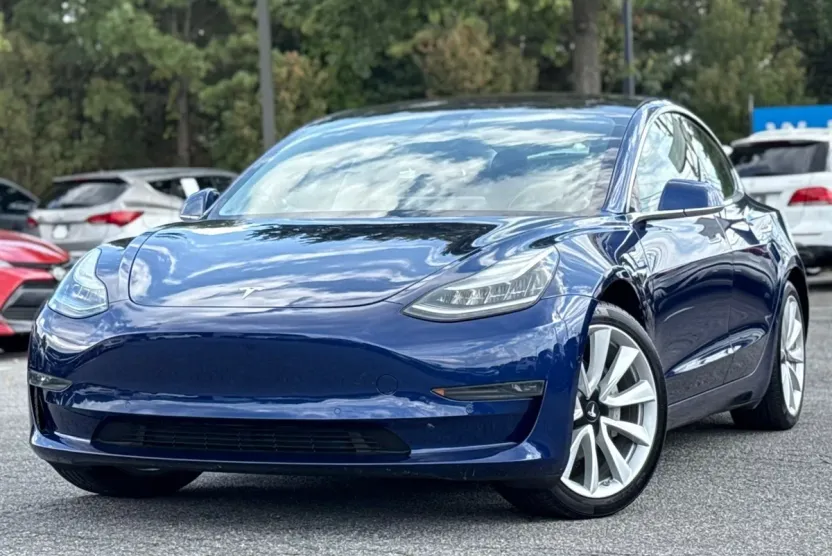 2019 Tesla Model 3 Mid Range photo 1