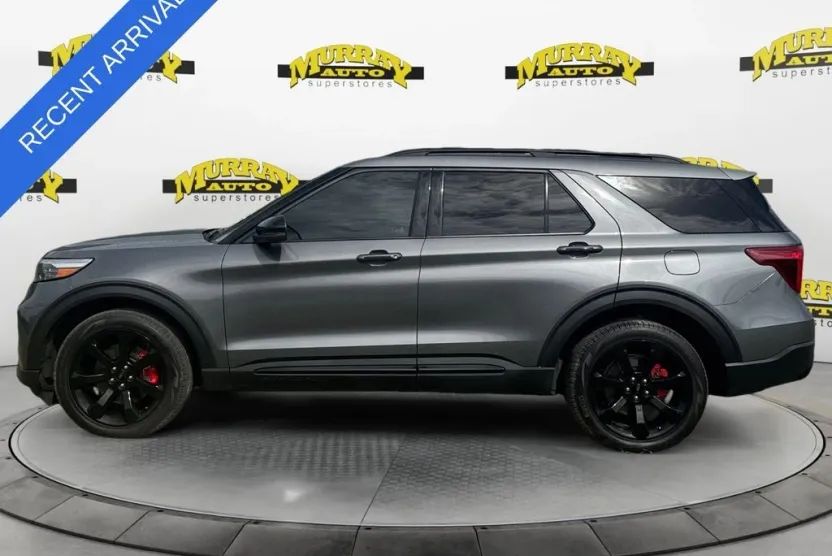2023 Ford Explorer ST photo 1