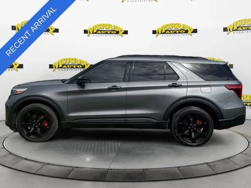 2023 Ford Explorer ST photo 1